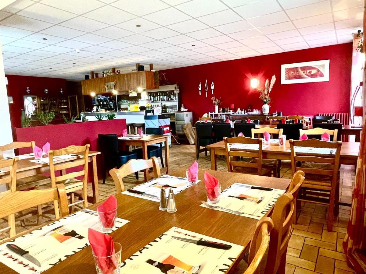 Auberge Le Beaulieu -Cantal Bagian luar foto